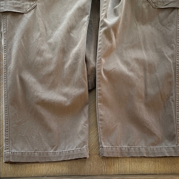 Dockers Men's Brown Cargo Pants - Picture 9 of 10